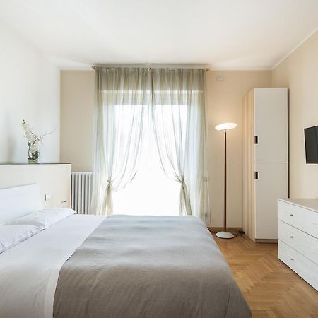 Casa Foscolo Apartment Villa Guardia Bagian luar foto