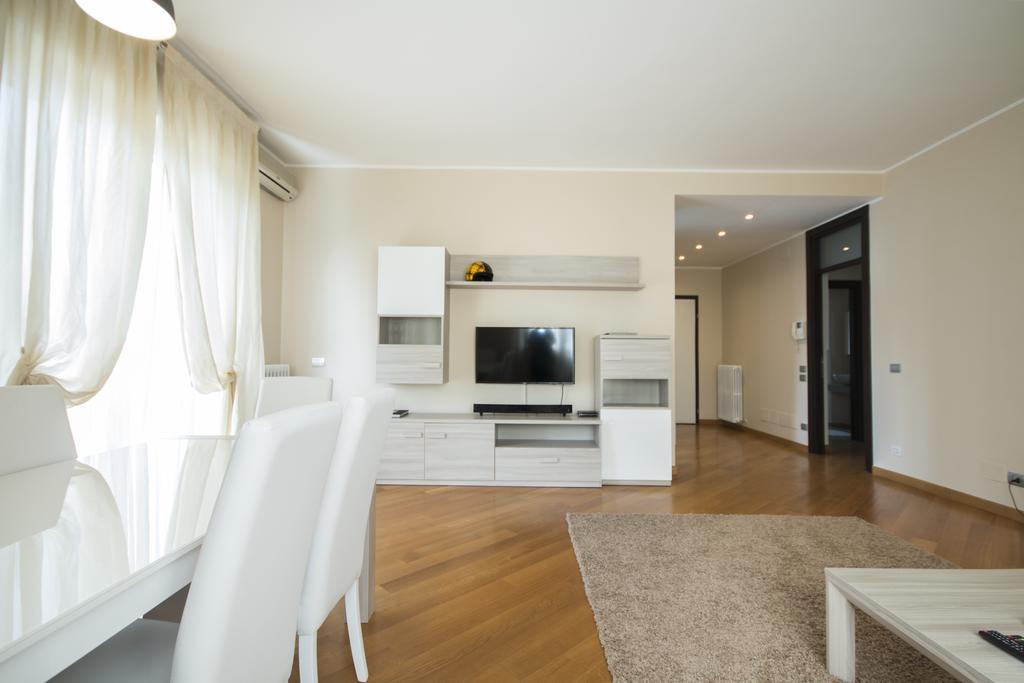 Casa Foscolo Apartment Villa Guardia Bagian luar foto