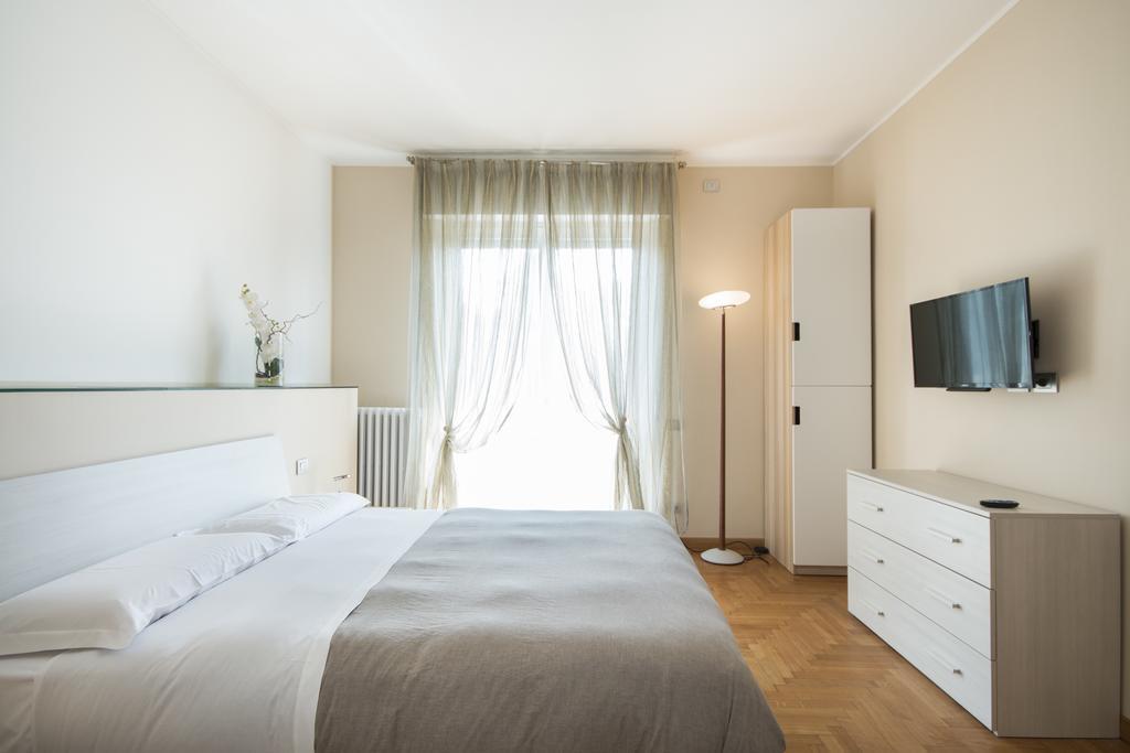 Casa Foscolo Apartment Villa Guardia Bagian luar foto